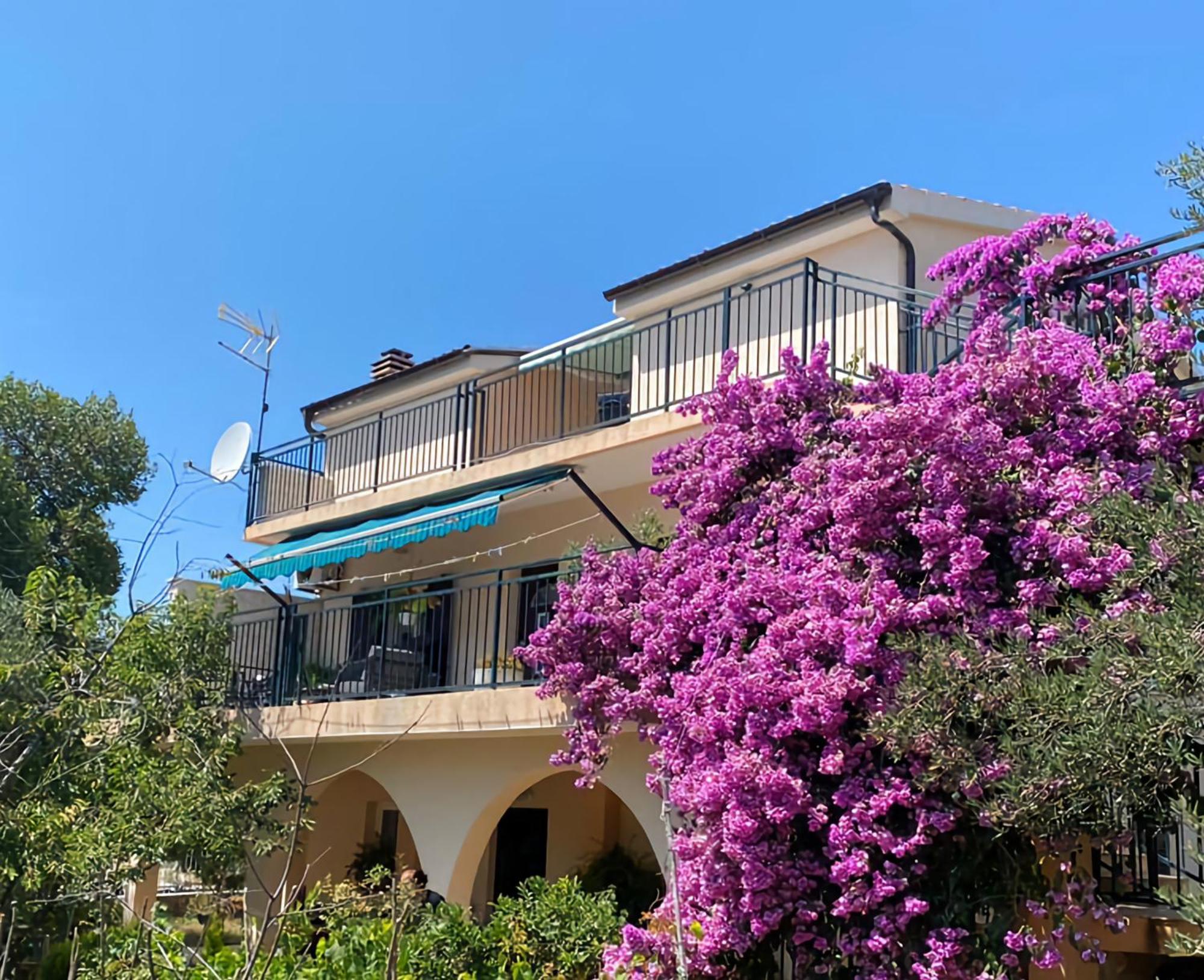 Apartments Lilly Zaboric Bagian luar foto