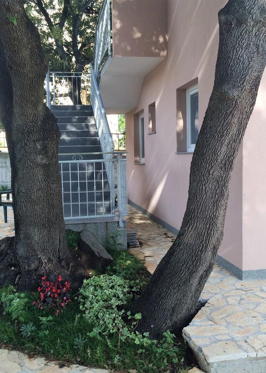 Apartments Lilly Zaboric Bagian luar foto