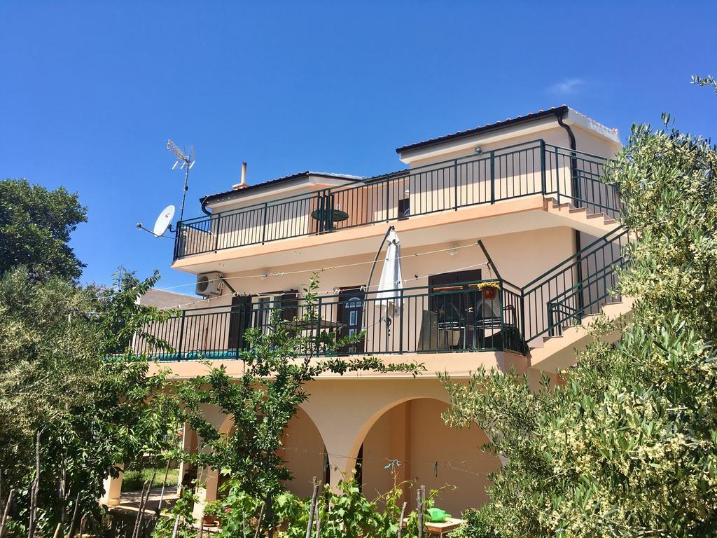 Apartments Lilly Zaboric Bagian luar foto