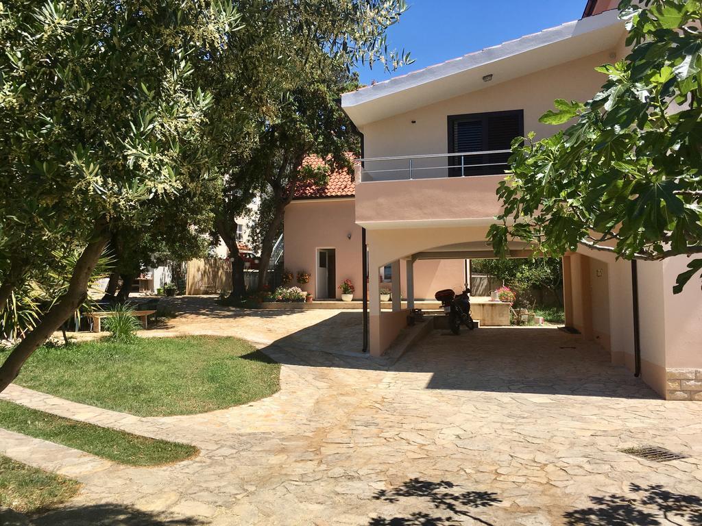 Apartments Lilly Zaboric Bagian luar foto