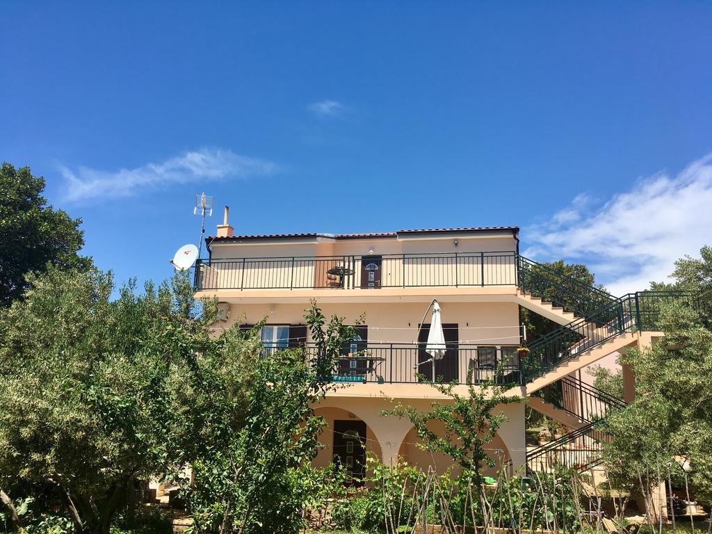 Apartments Lilly Zaboric Bagian luar foto