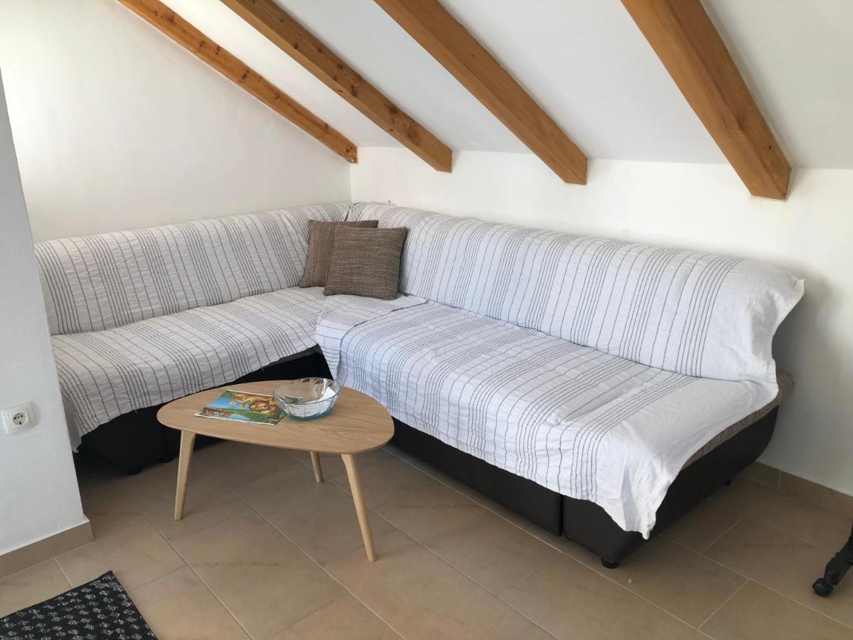 Apartments Lilly Zaboric Bagian luar foto